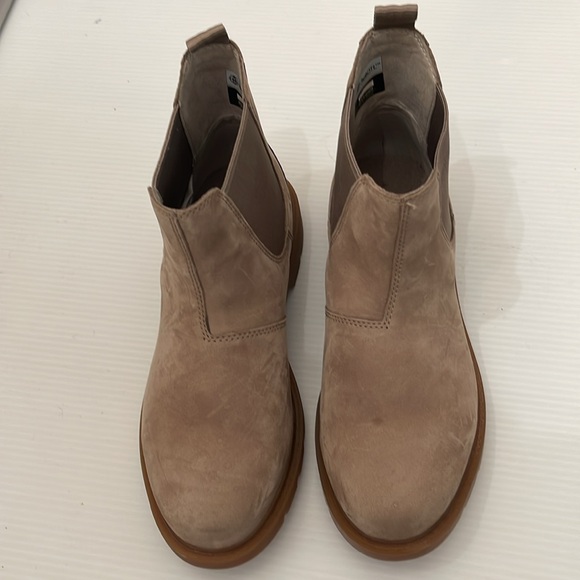 TIMBERLAND LINDEN WOODS CHELSEA BOOTS WOMENS SIZE 8 - Picture 2 of 16